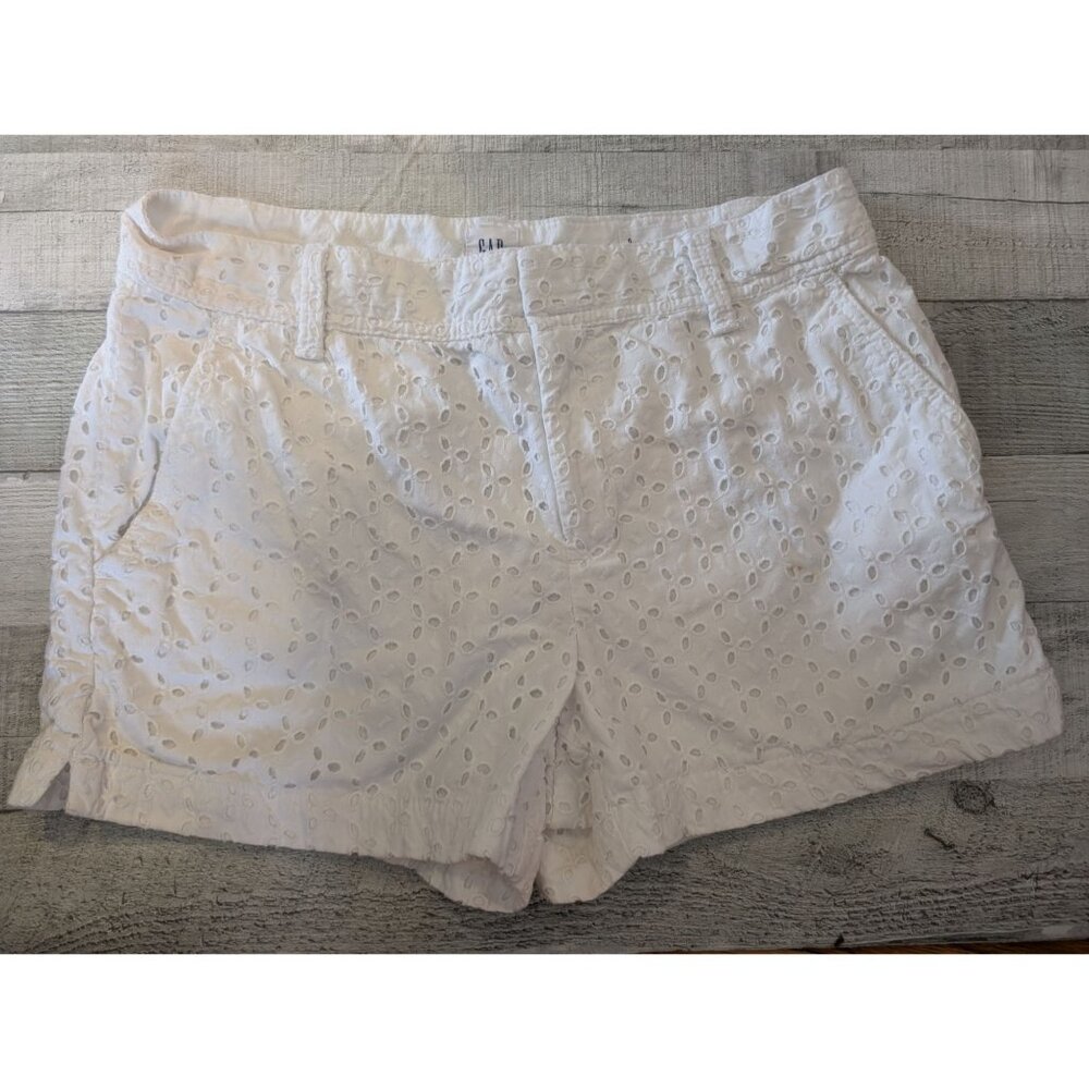 Gap Womens White Eyelet Lace City Shorts Size 6 Casual Summer Wear